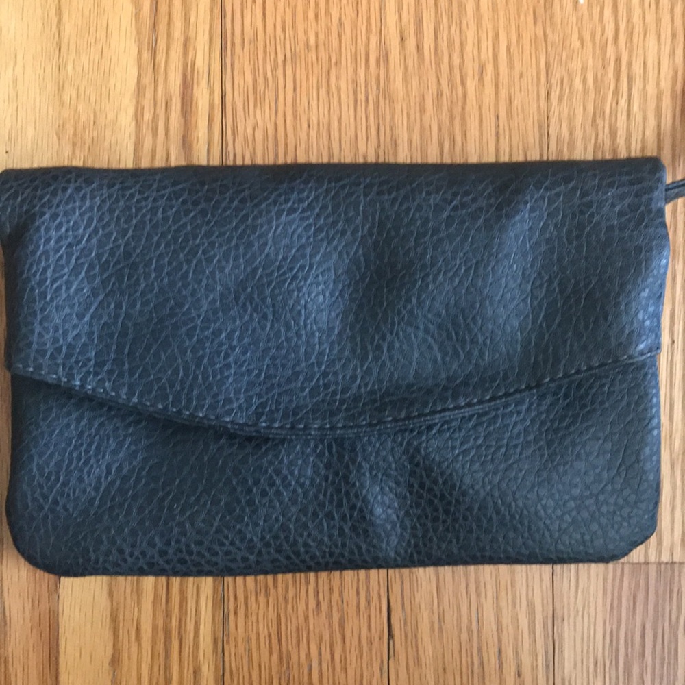 Signature Weekend Purse - Picture 8 of 9